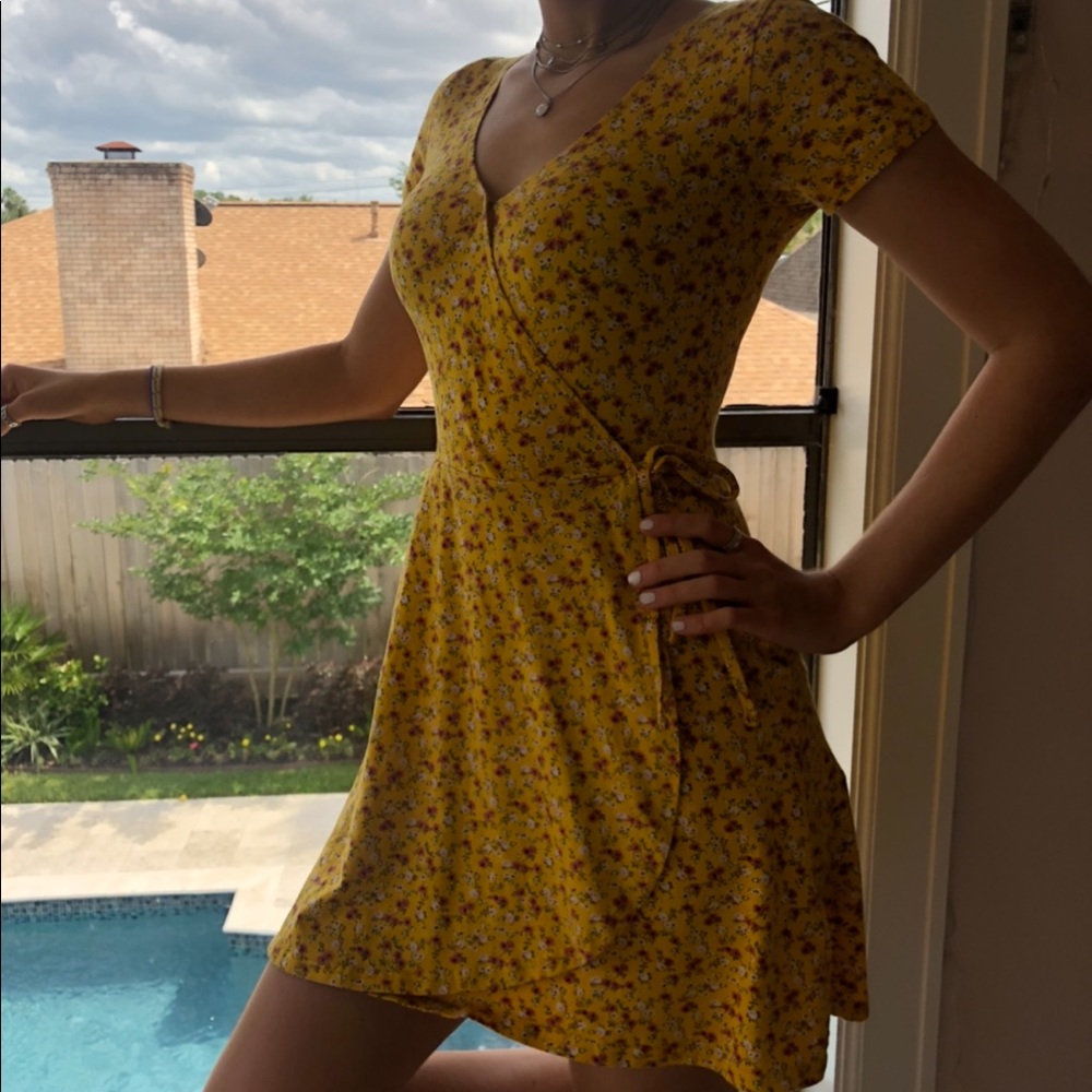 Hollister dress - Picture 2 of 5